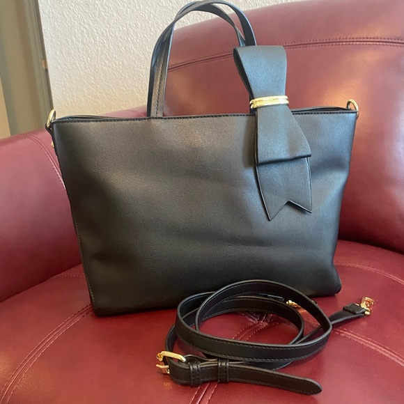 Like New! Betsey Johnson satchel - Picture 1 of 16